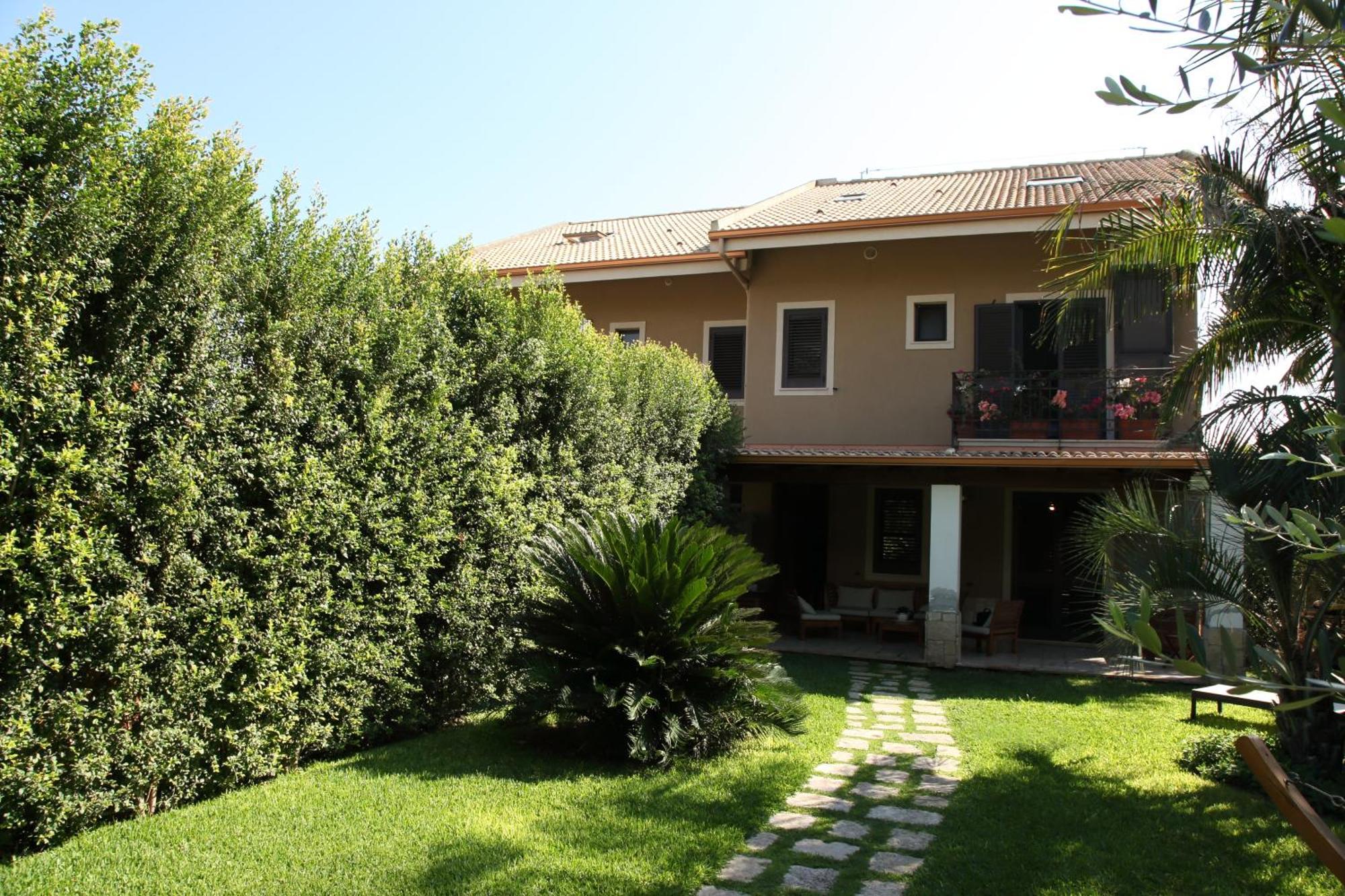 Domus Aurige Bed & Breakfast Messina Exterior photo